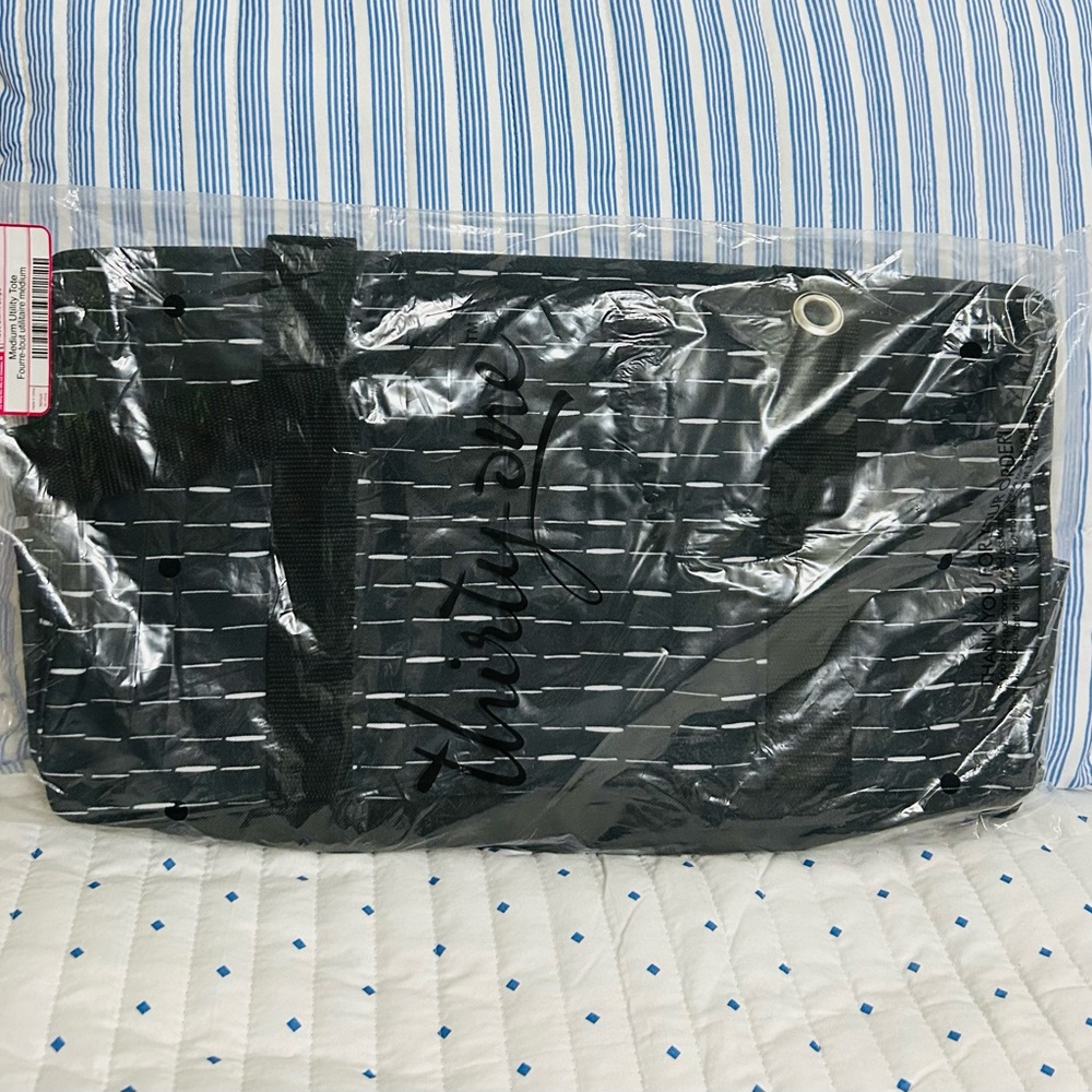 thirty-one Medium Utility Tote & Medium Stand Tall Insert & Medium Top-A-Tote